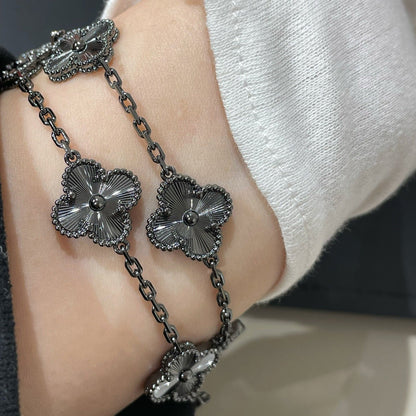 [Luxe Jewels]CLOVER FIVE MOTIF BLACK BRACELET