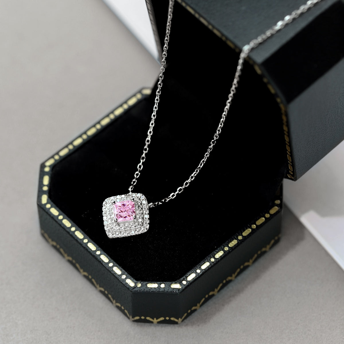 [Luxe Jewels]Sparkling Asscher Cut Necklace