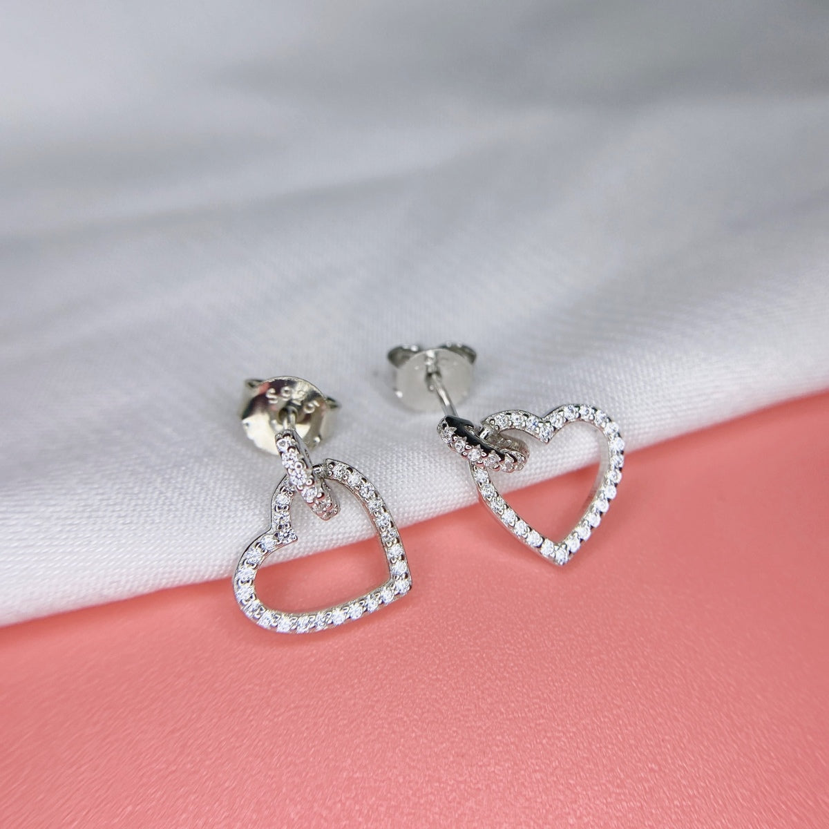 [Luxe Jewels]Dainty Heart Shape Earrings