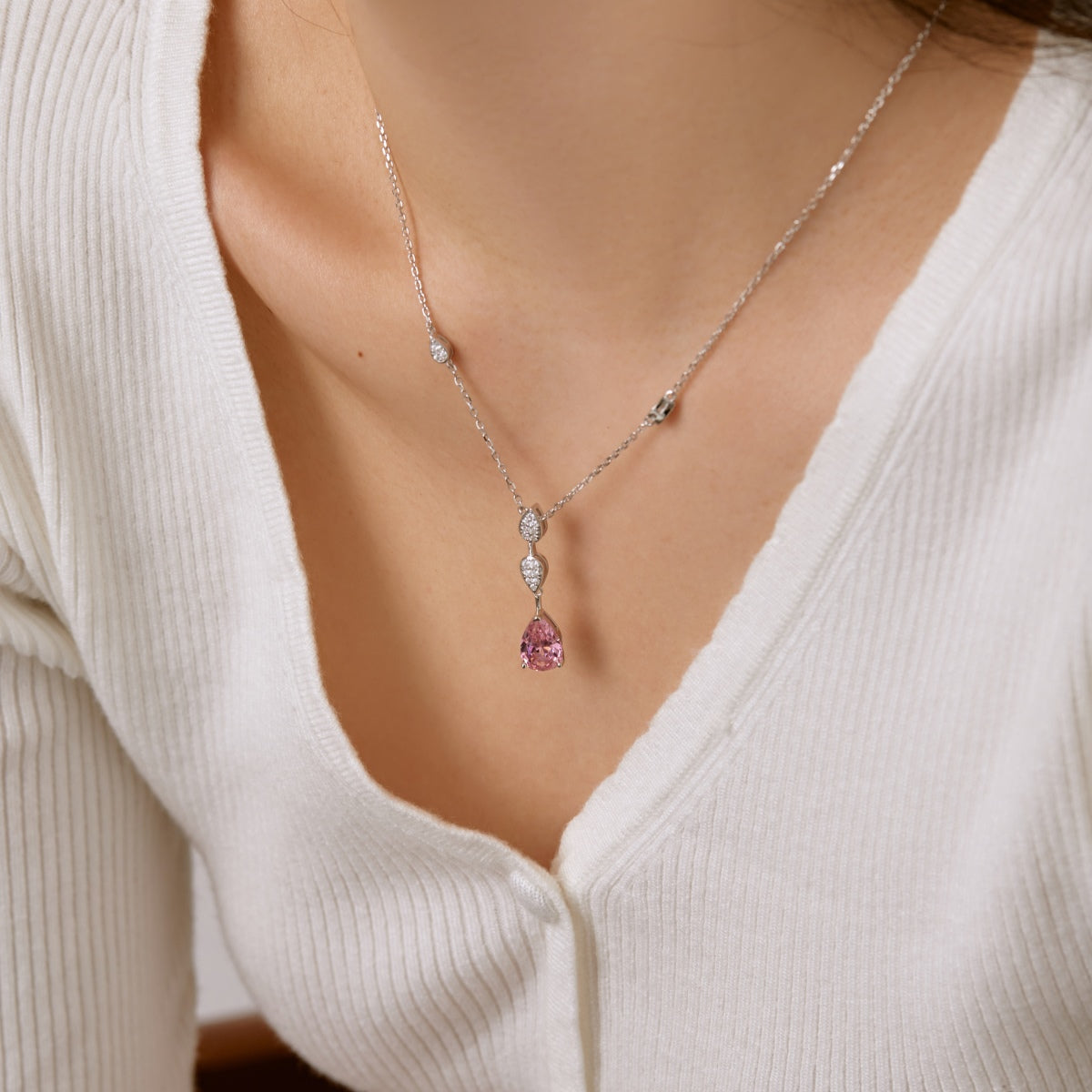 [Luxe Jewels]Dazzling Pear Cut Necklace