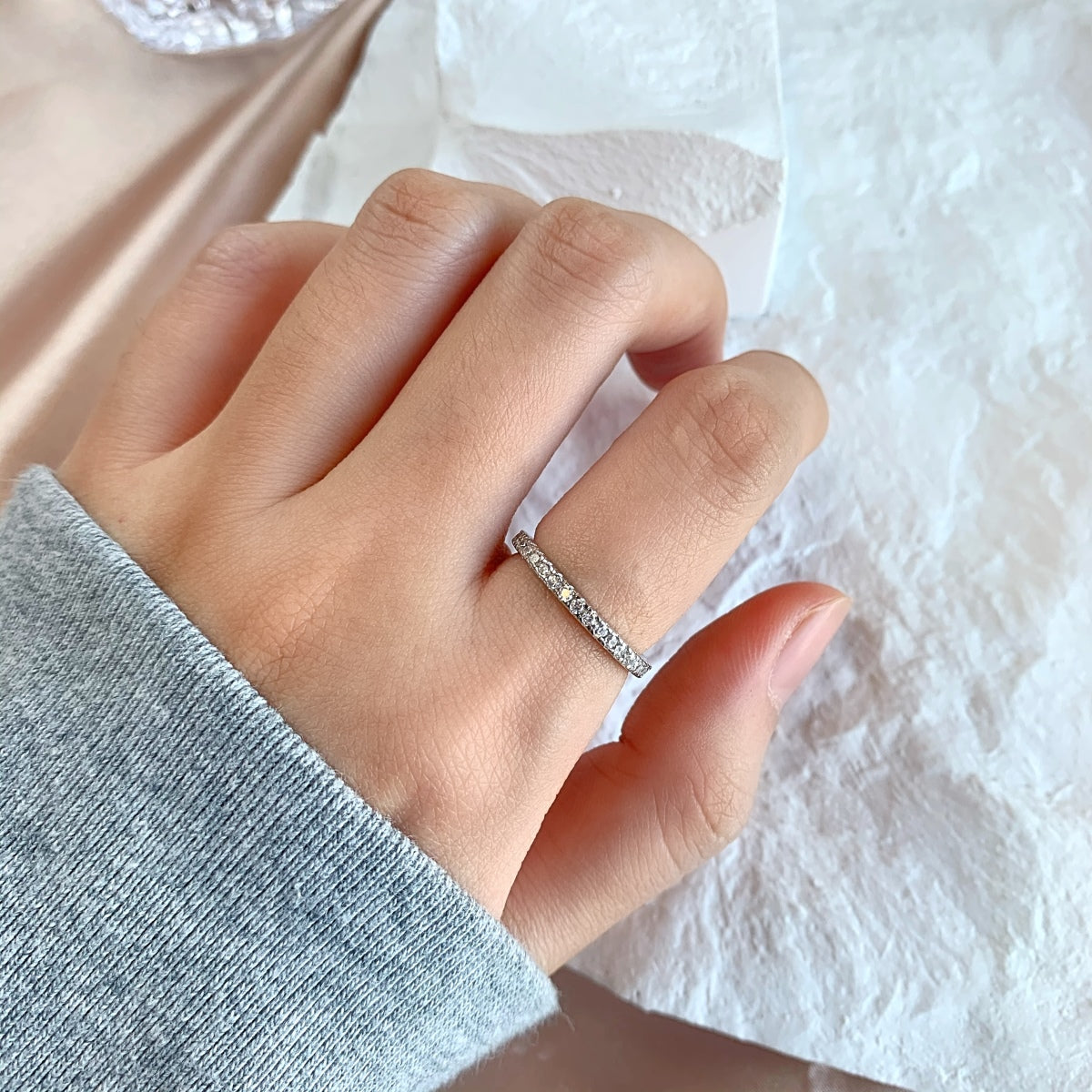 [Luxe Jewels]Delicate Sparkling Round Cut Daily Ring