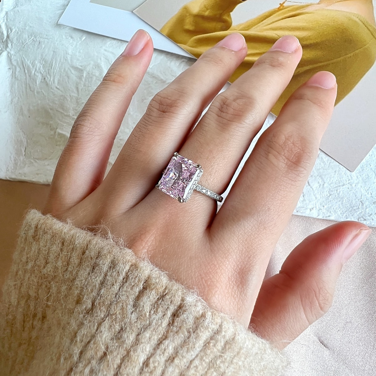 [Luxe Jewels]4.0 Carat Luxurious Engagement Ring