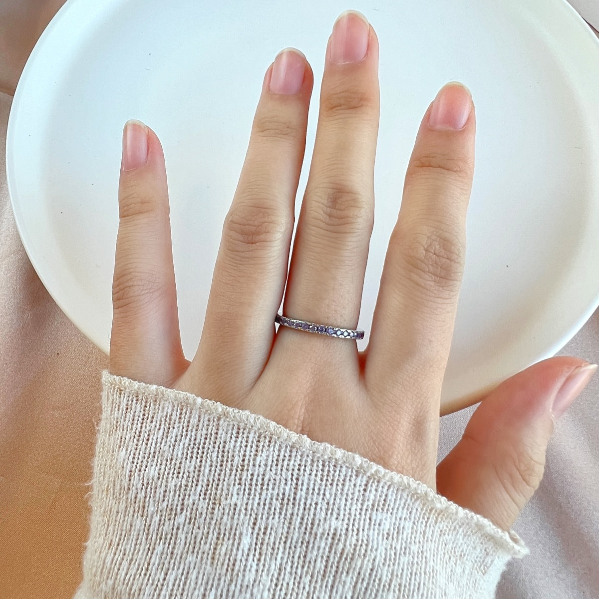 [Luxe Jewels]Delicate Sparkling Round Cut Daily Ring