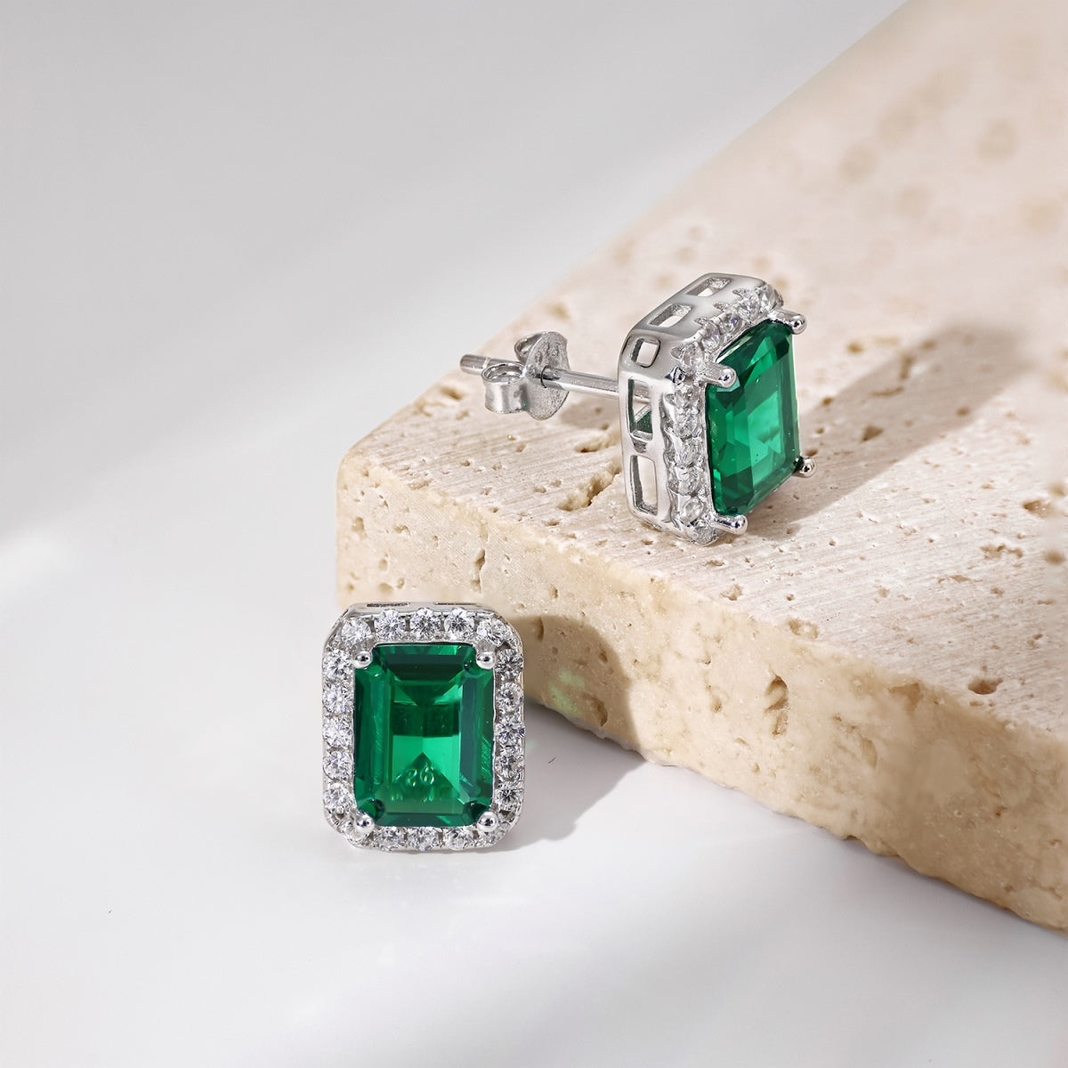 [Luxe Jewels]Luxurious Dainty Emerald Cut Banquet Earrings