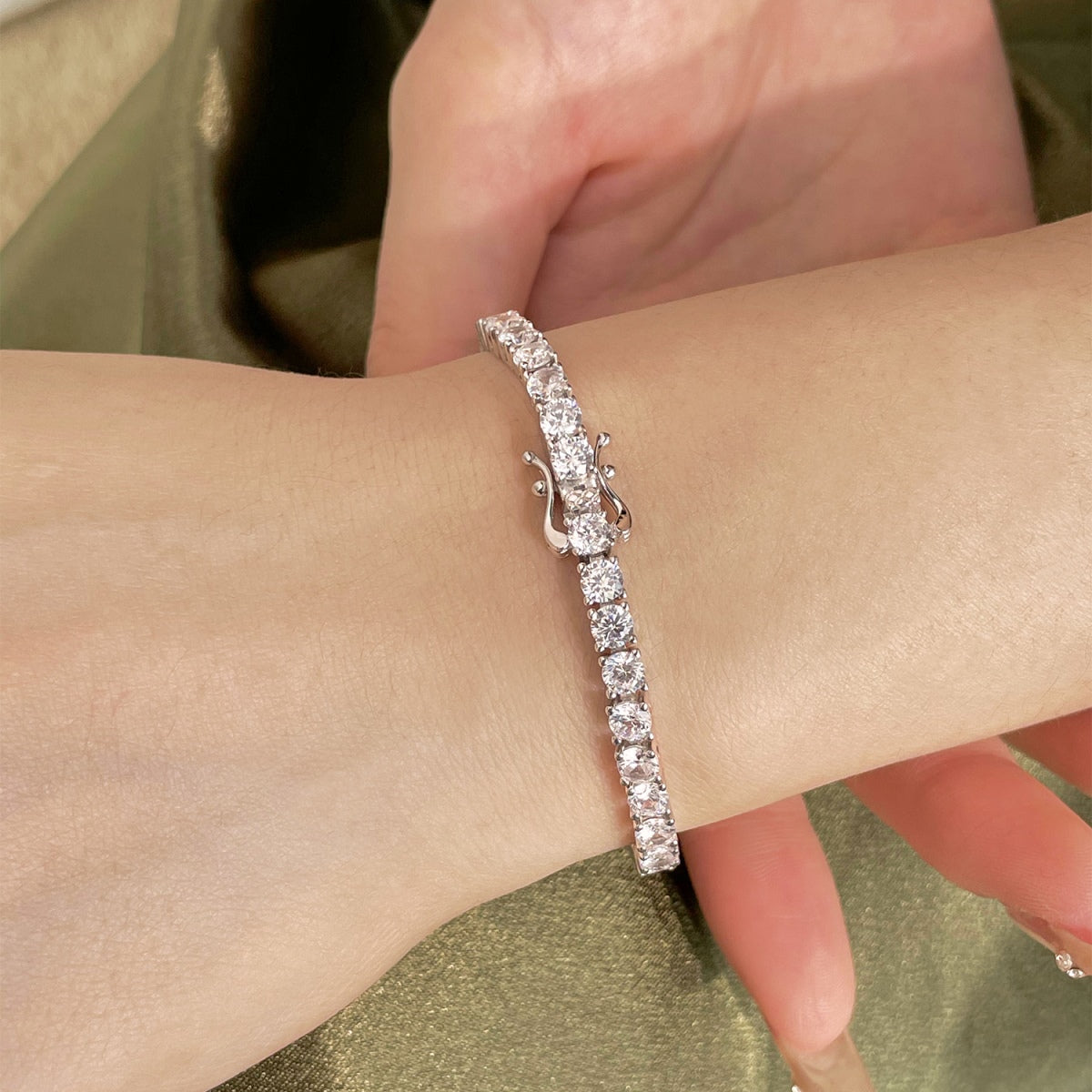 [Luxe Jewels]Luxurious Ornate Round Cut Tennis Bracelet