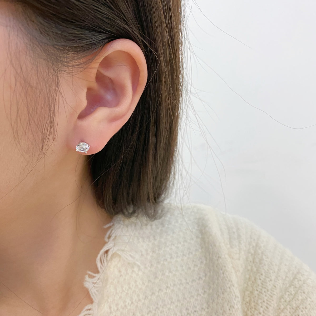 [Luxe Jewels]Unique Round Shape Earrings