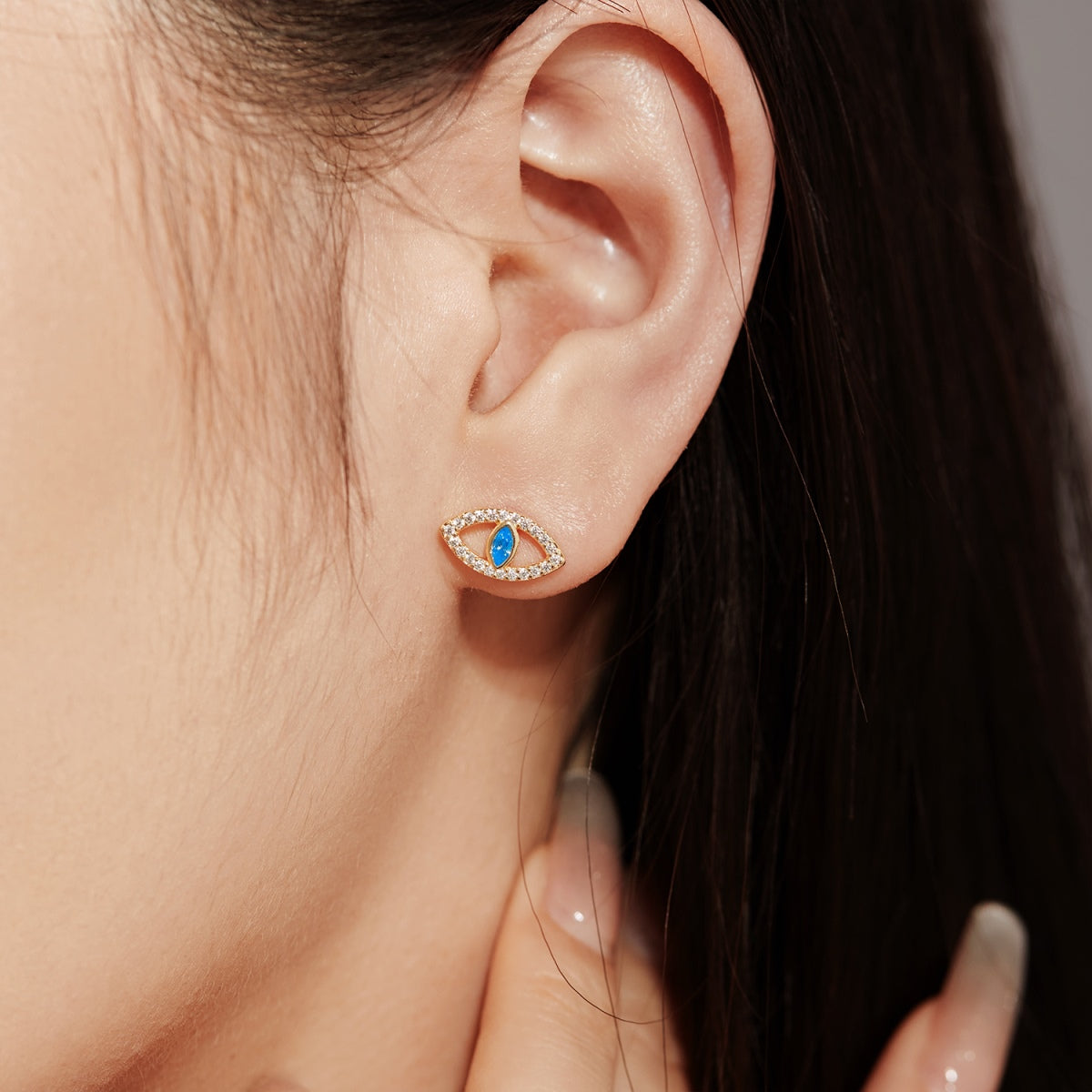 [Luxe Jewels]Blue Devil Eyes Hollow Stud Earrings