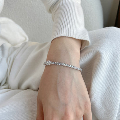 [Luxe Jewels]Dainty Charming Round Cut Tennis Bracelet