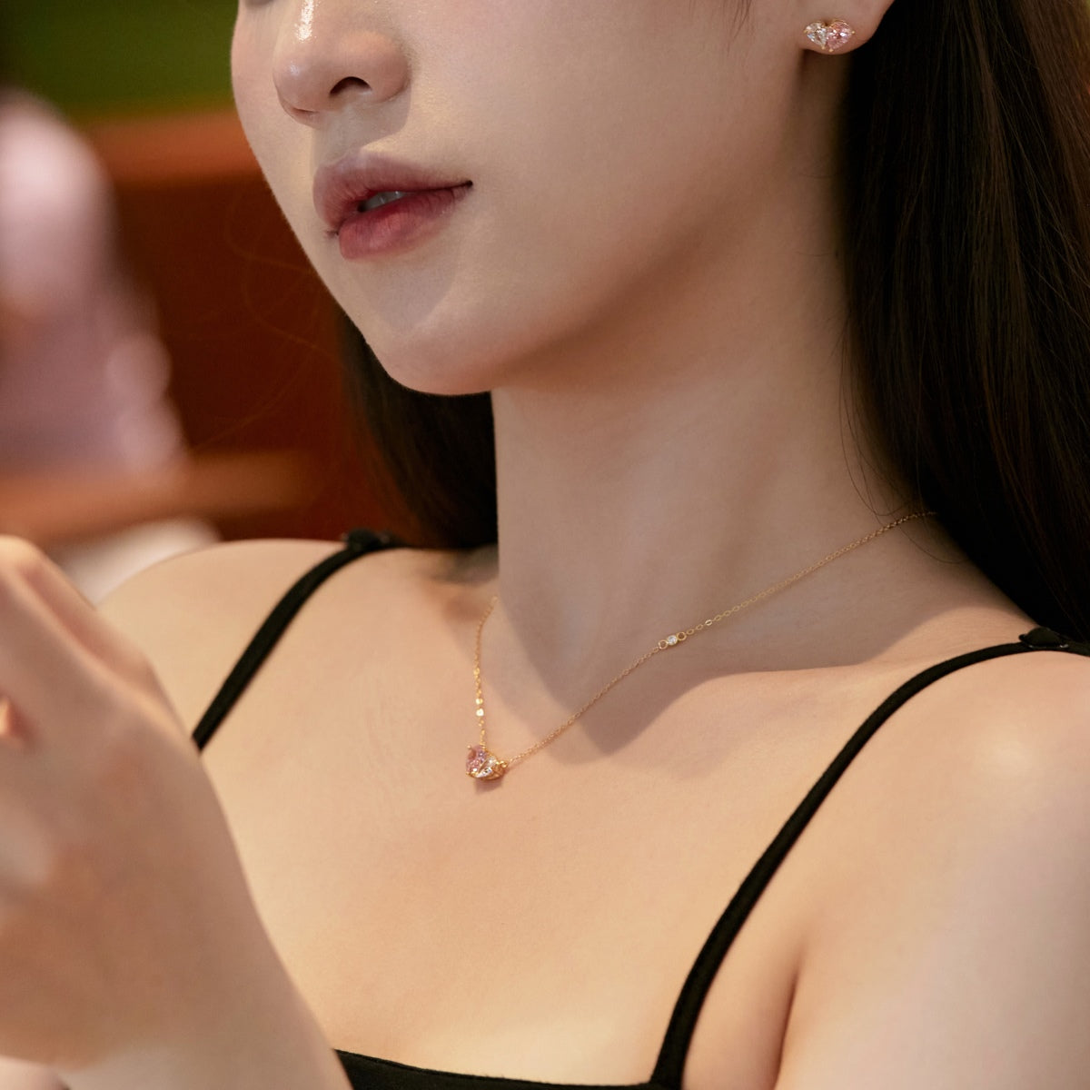 [Luxe Jewels]Dazzling Elegant Heart Cut Lover Earrings