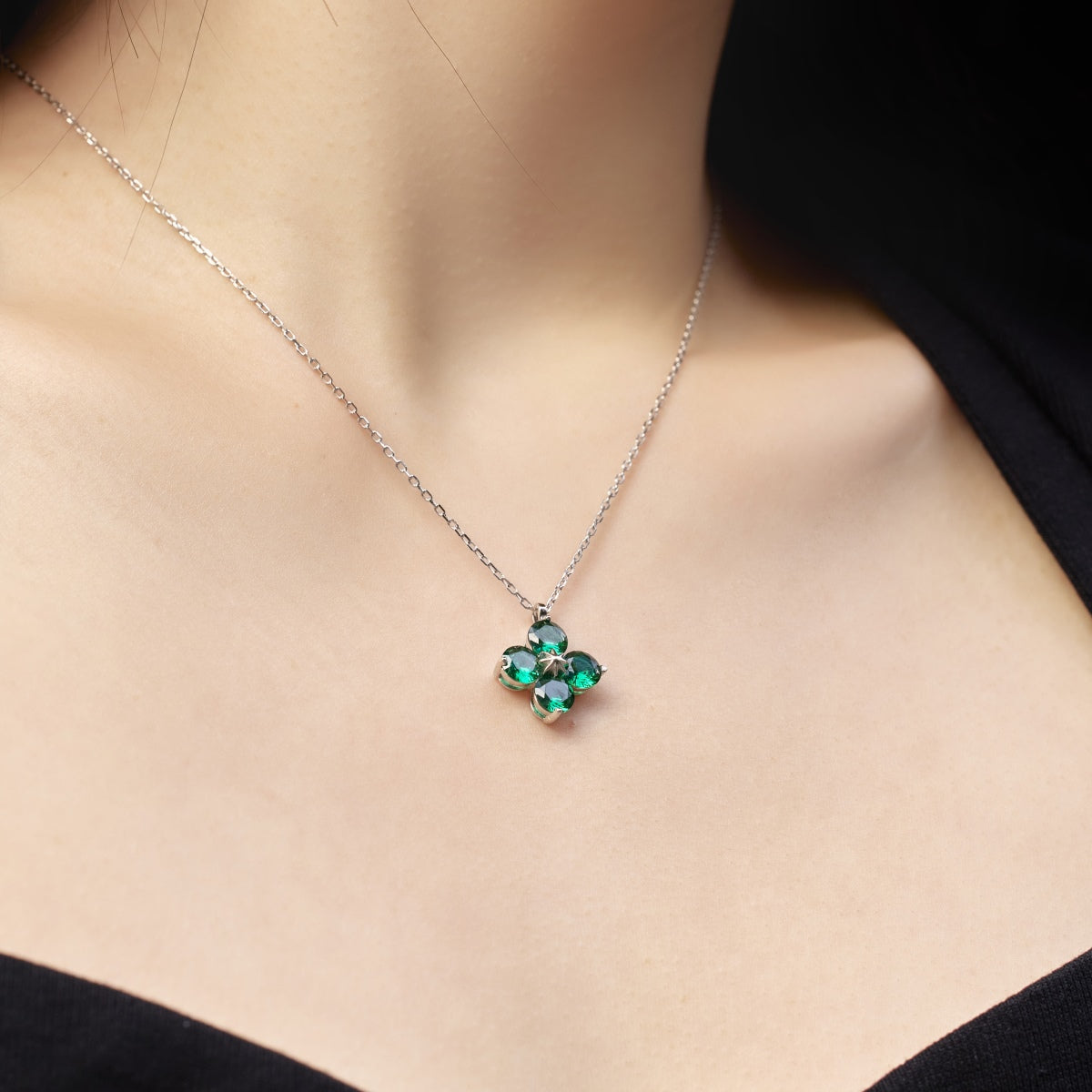 [Luxe Jewels]四つ葉のクローバーと八芒星のネックレス