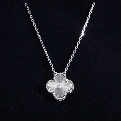 [Luxe Jewels]CLOVER  15MM DIAMOND LASER NECKLACE SILVER