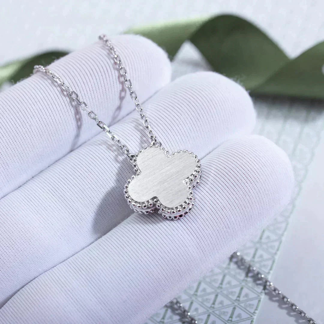 [Luxe Jewels]CLOVER  15MM DIAMOND LASER NECKLACE SILVER