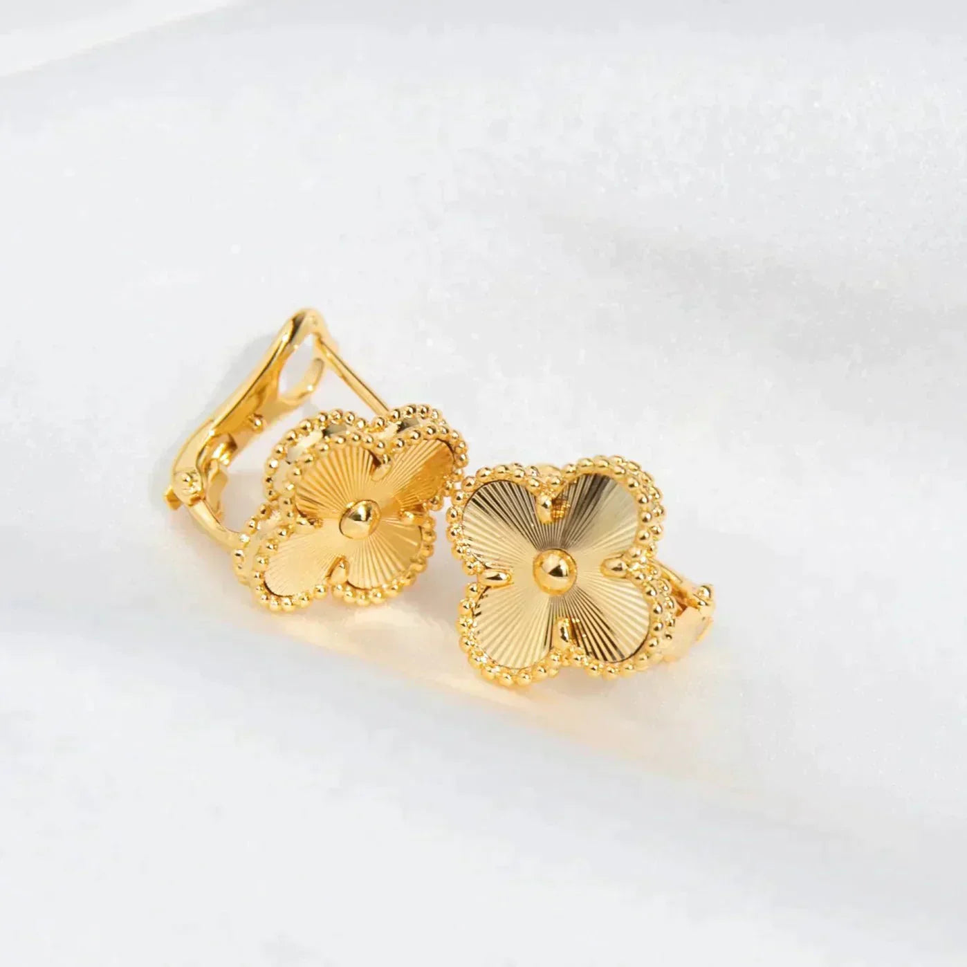 [Luxe Jewels]CLOVER MEDIUM 1 MOTIFS LASER EARRINGS