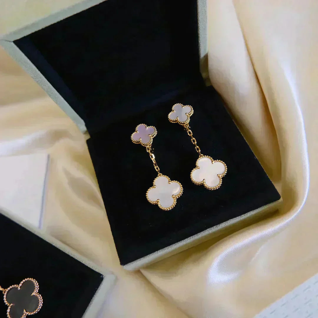 [Luxe Jewels]CLOVER 2 MOTIF WHITE MOP EARRINGS