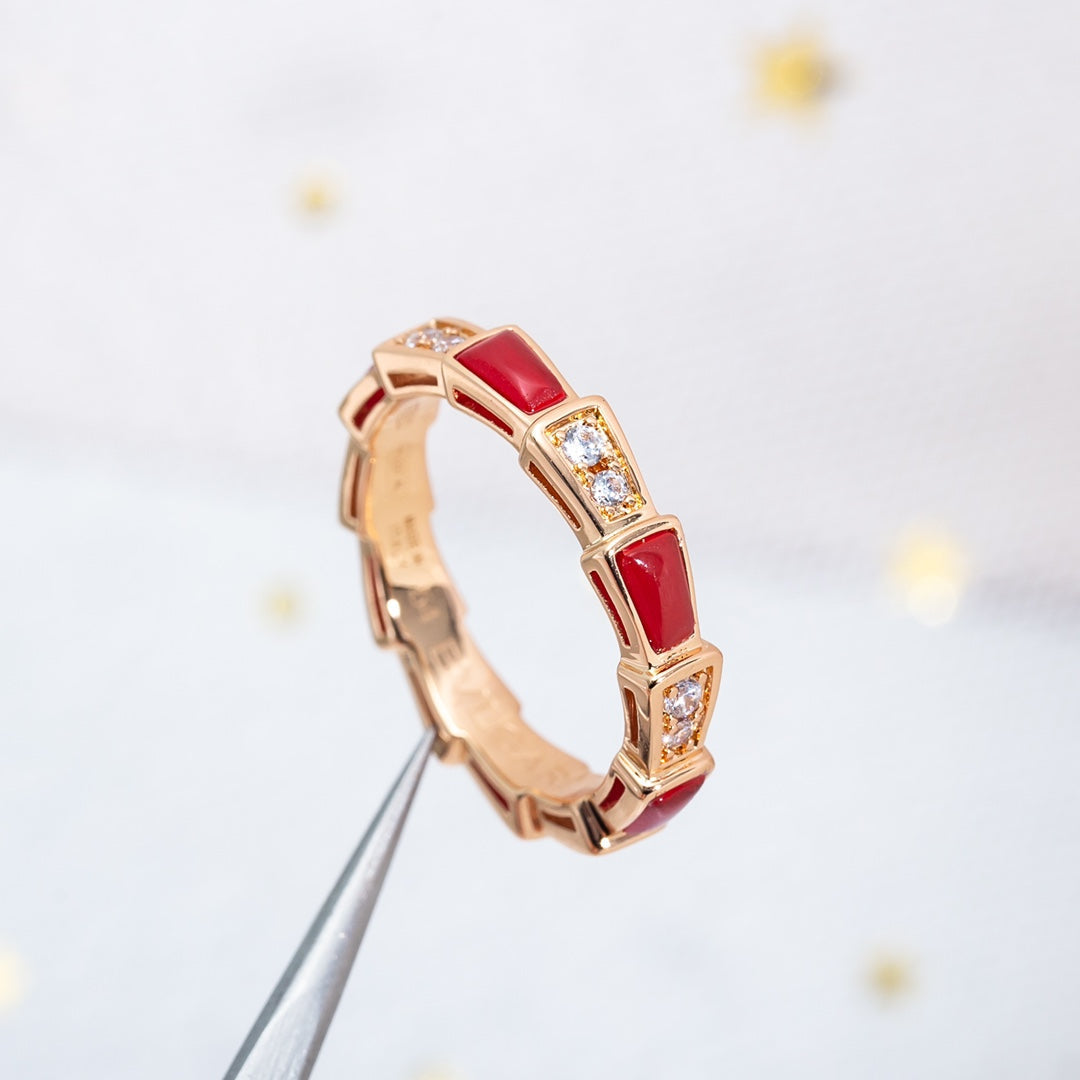 [MERA]SERPENTI RING ROTGOLD KARNEOL DIAMANT 3MM