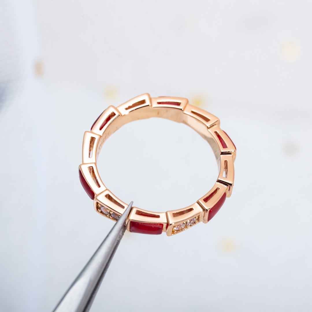 [MERA]SERPENTI RING ROTGOLD KARNEOL DIAMANT 3MM