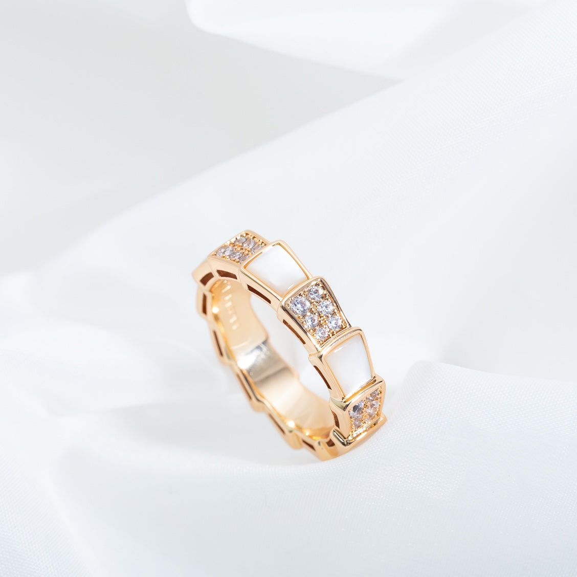 [MERA]SERPENTI RING ROTGOLD MIT DIAMANTEN 4MM