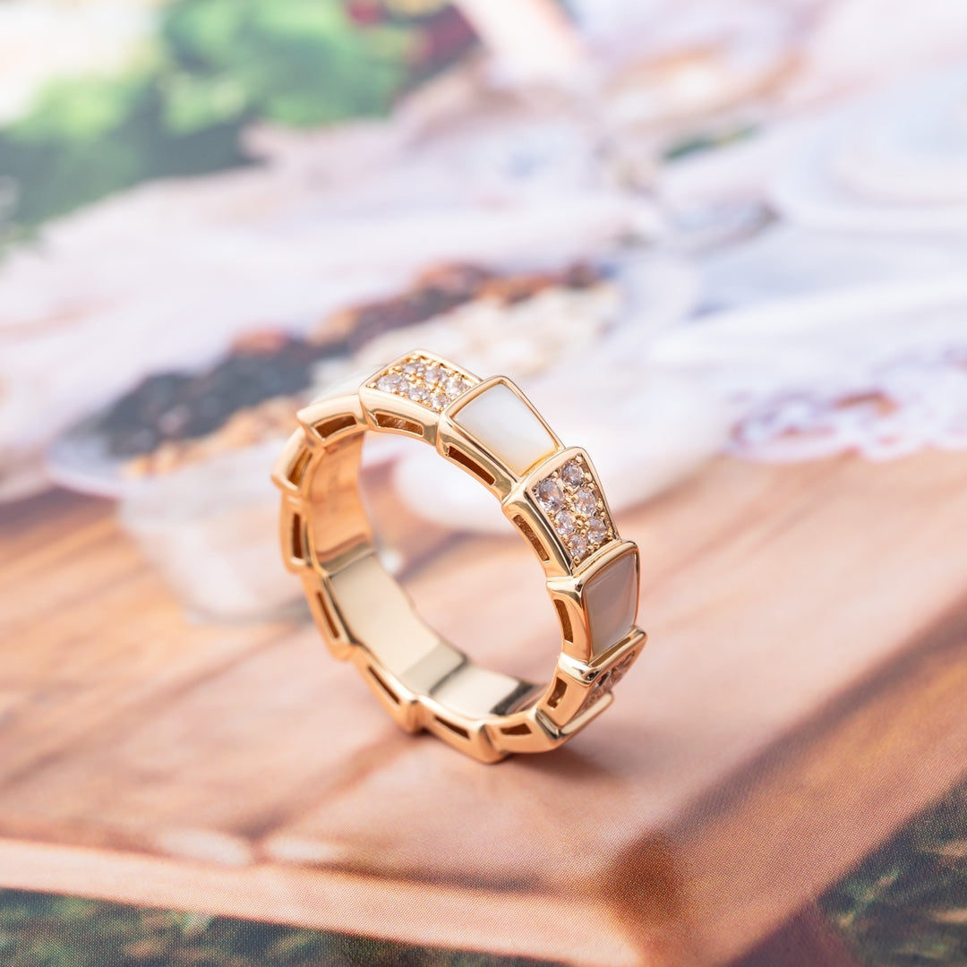 [MERA]SERPENTI RING ROTGOLD MIT DIAMANTEN 4MM