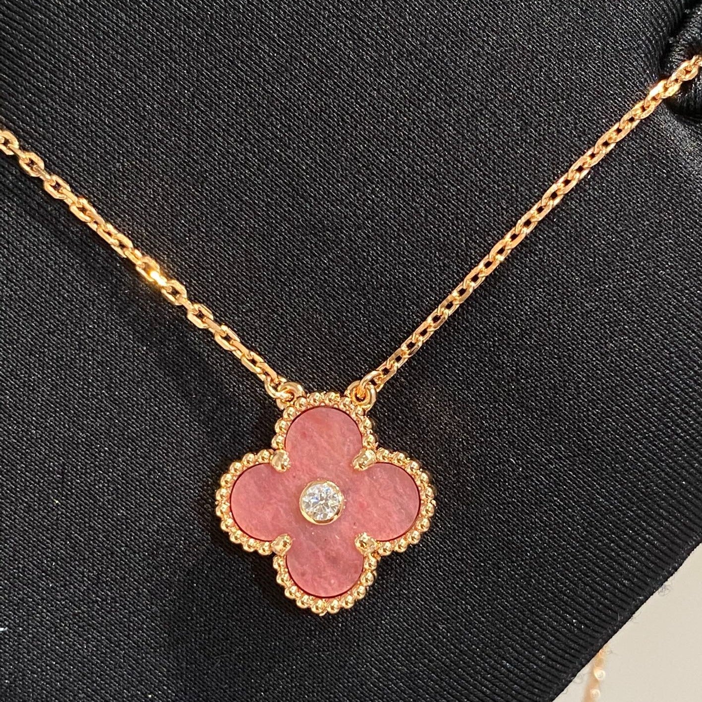 [Luxe Jewels]CLOVER 15MM DIAMOND RHODONITE NECKLACE