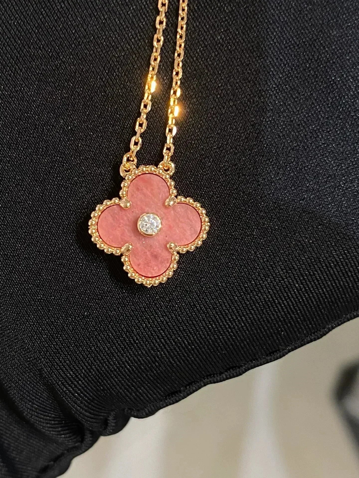 [Luxe Jewels]CLOVER 15MM DIAMOND RHODONITE NECKLACE