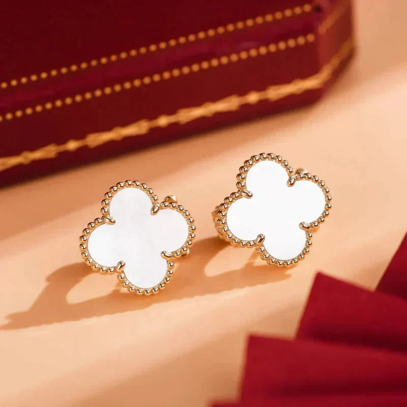 [Luxe Jewels]CLOVER MEDIUM 1 MOTIFS  WHITE MOP STUD EARRINGS