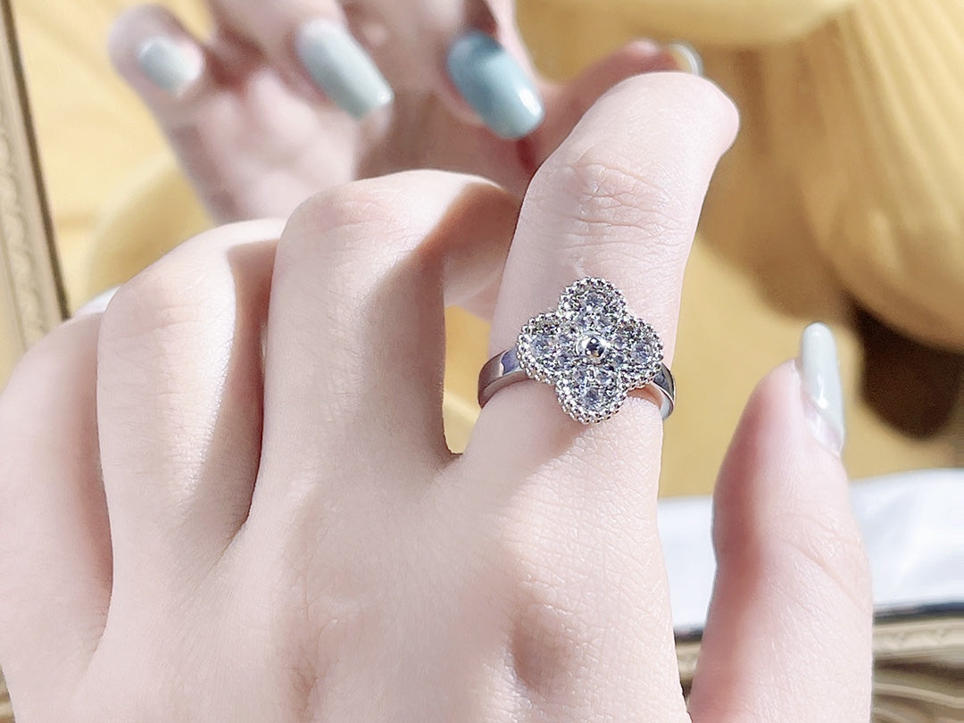 [Luxe Jewels]CLOVER DIAMOND RING