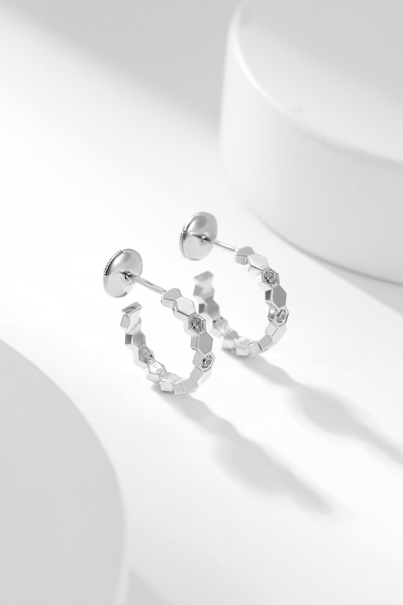 [Luxe Jewels]BEE LOVE DIAMOND HOOP EARRINGS