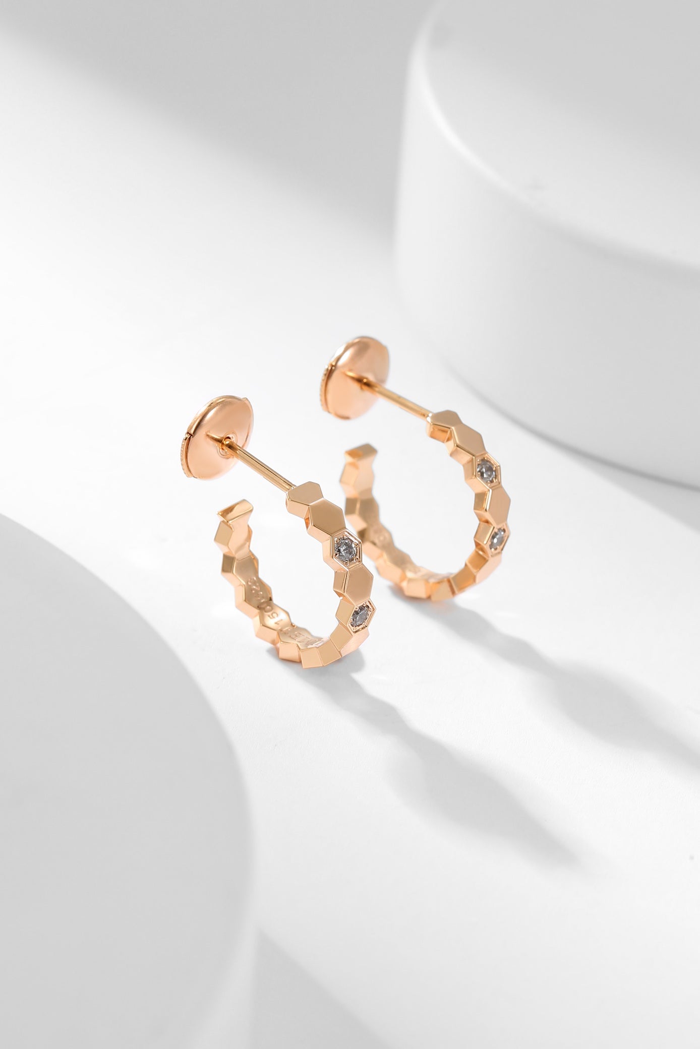 [Luxe Jewels]BEE LOVE DIAMOND HOOP EARRINGS