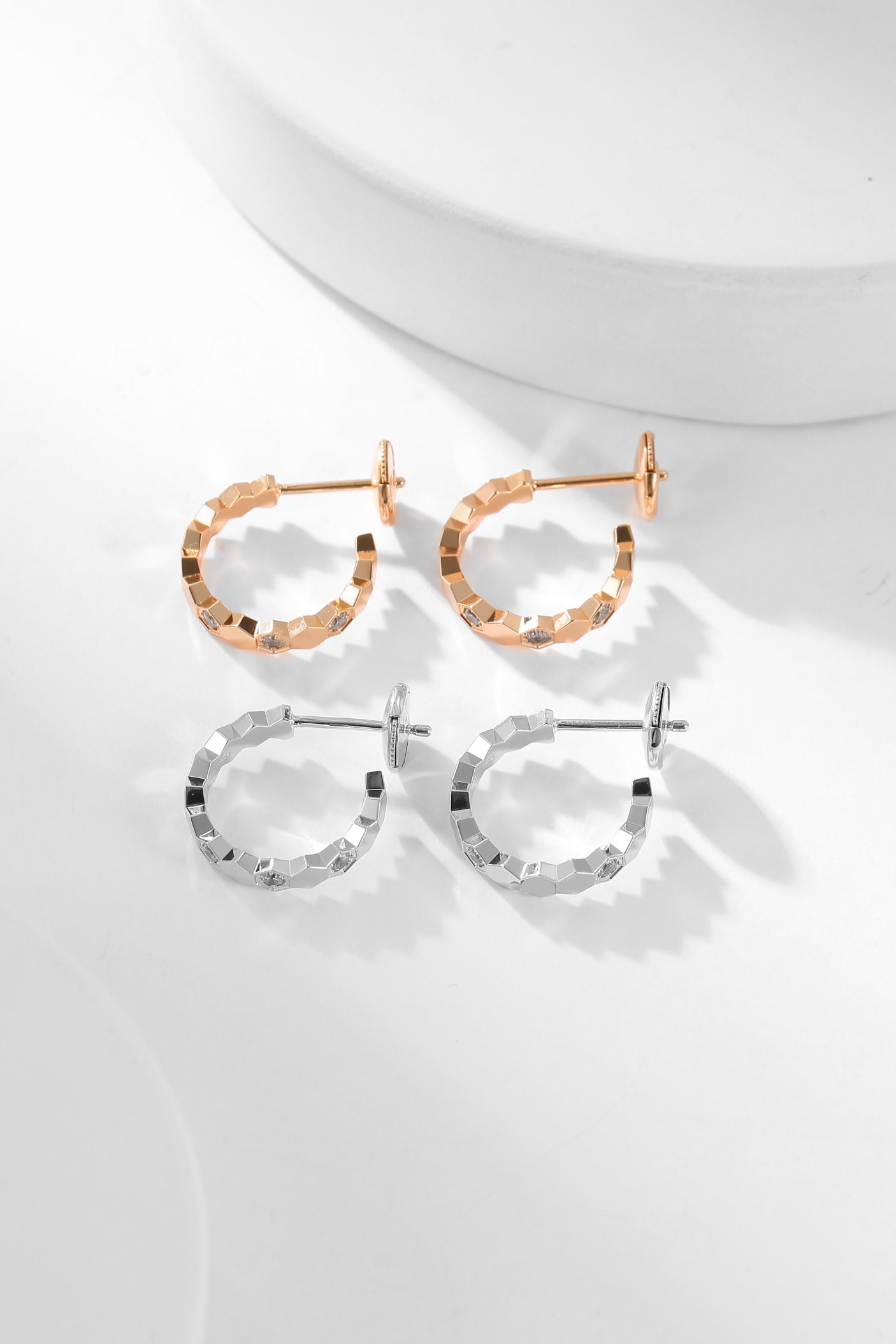 [Luxe Jewels]BEE LOVE DIAMOND HOOP EARRINGS