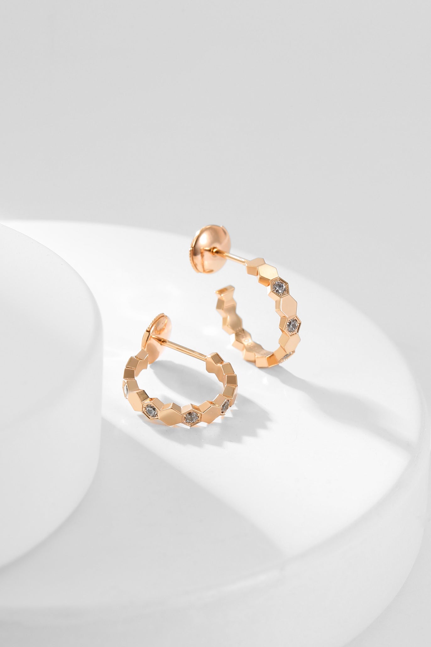 [Luxe Jewels]BEE LOVE DIAMOND HOOP EARRINGS