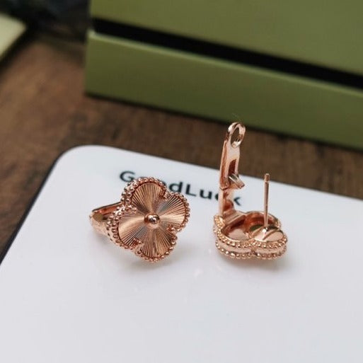 [Luxe Jewels]CLOVER MEDIUM STUD EARRINGS