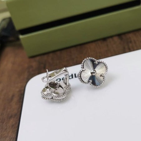 [Luxe Jewels]CLOVER MEDIUM STUD EARRINGS