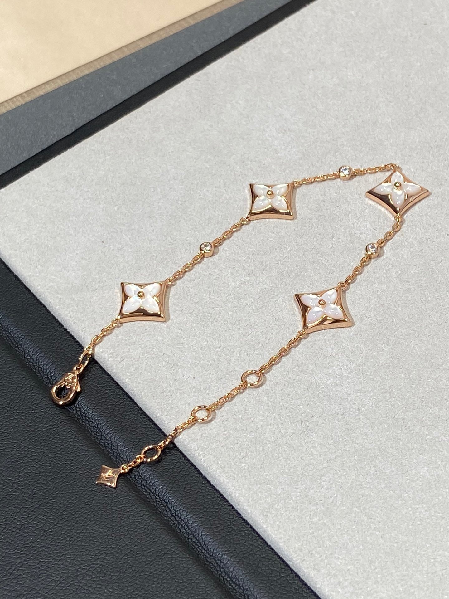 [Luxe Jewels]STAR 4 MOTIF MOP DIAMOND PINK GOLD BRACELET