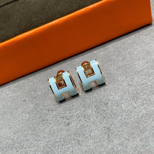 [Luxe Jewels]POP H SKY BLUE STUD EARRINGS