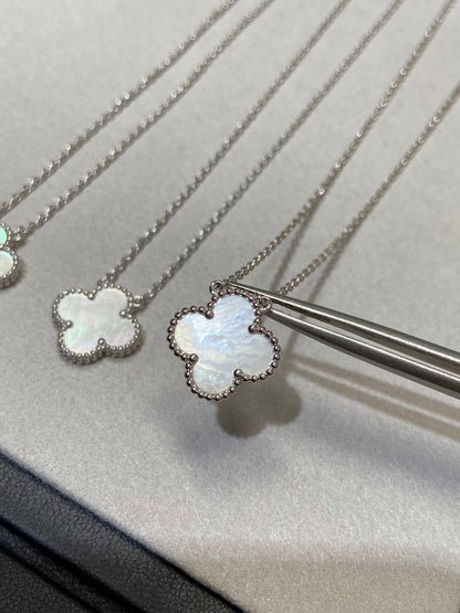 [Luxe Jewels]CLOVER MEDIUM SILVER WHITE MOP NECKLACE