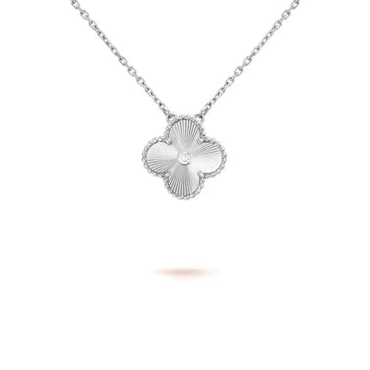 [Luxe Jewels]CLOVER  15MM DIAMOND LASER NECKLACE SILVER