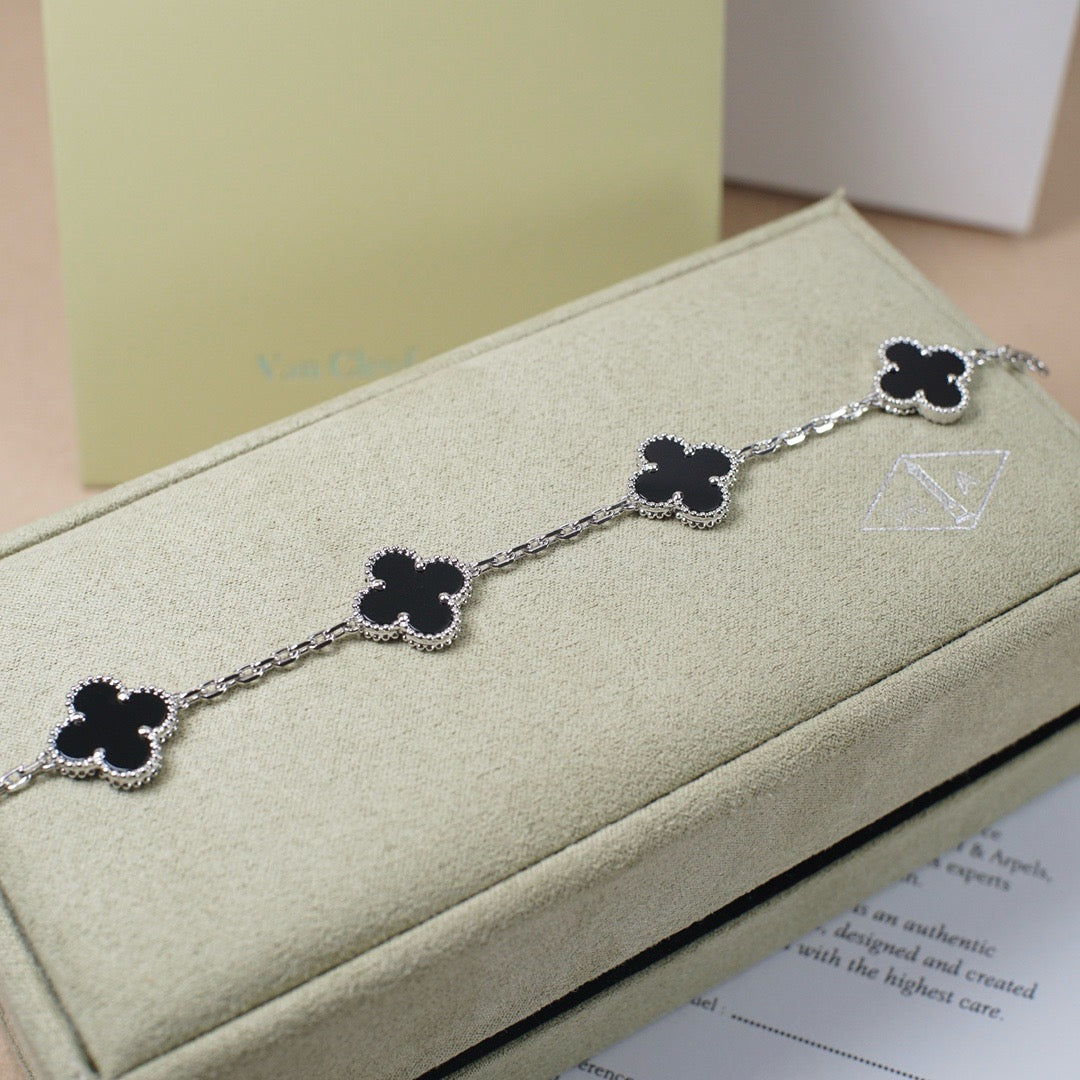 [Luxe Jewels]CLOVER 5 MOTIF ONYXS  BRACELET SILVER