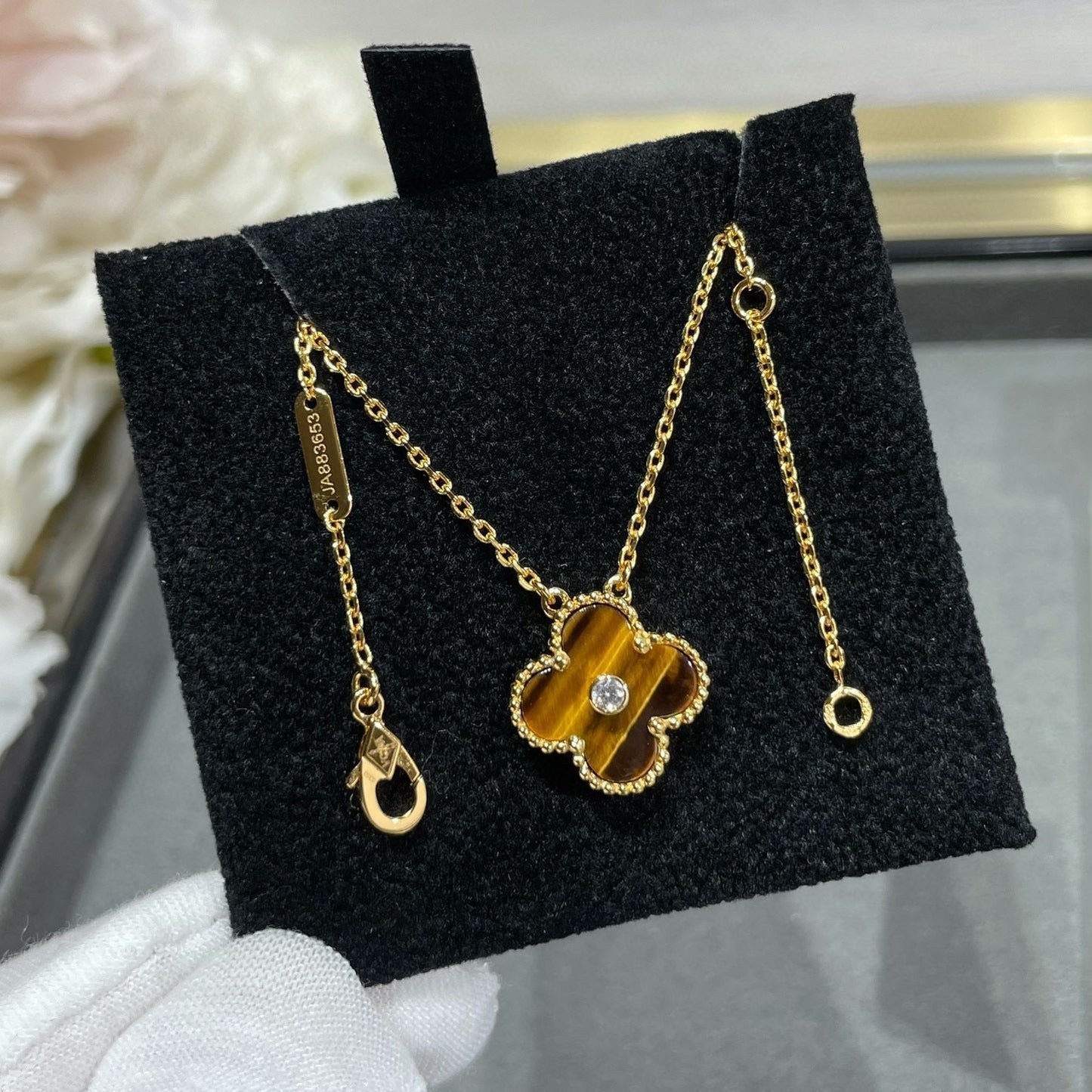 [Luxe Jewels]CLOVER 15MM DIAMOND AND YELLOW TIGER'S EYE AGATE necklace