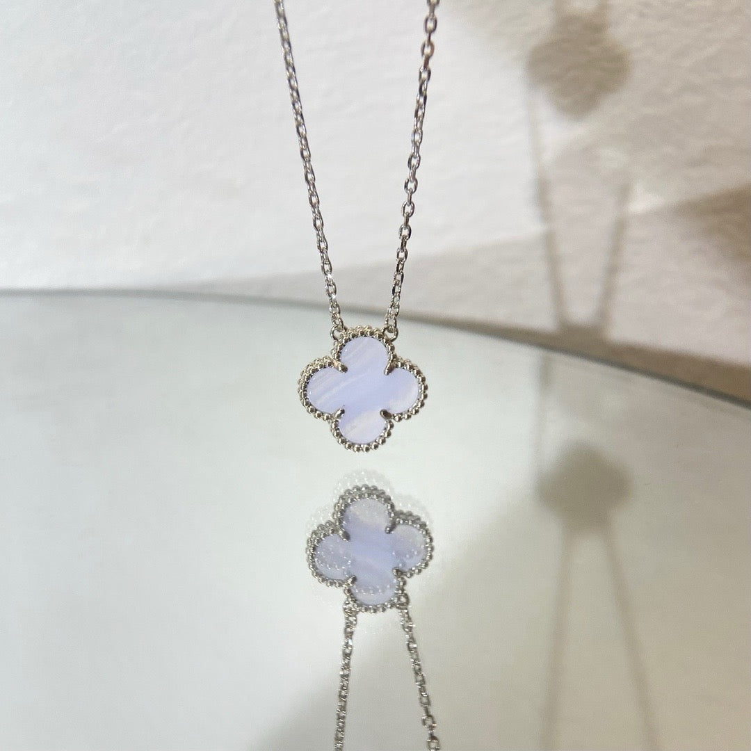 [Luxe Jewels]CLOVER 15MM BLUE CHALCEDONY NECKLACE SILVER