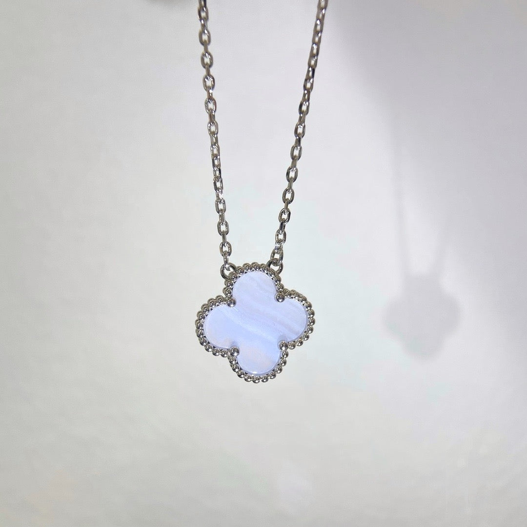 [Luxe Jewels]CLOVER 15MM BLUE CHALCEDONY NECKLACE SILVER