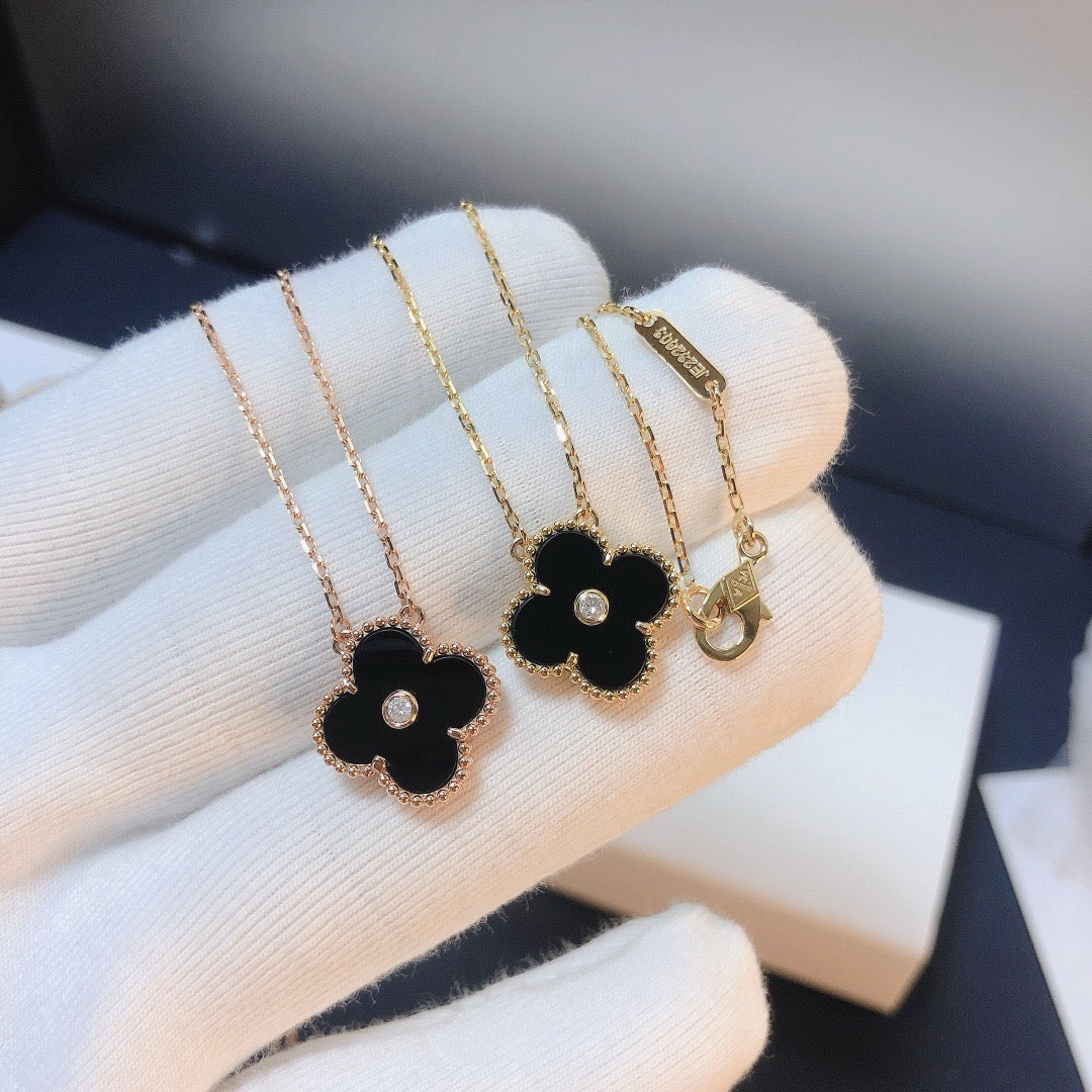 [Luxe Jewels]CLOVER 15MM DIAMOND ONYX NECKLACE