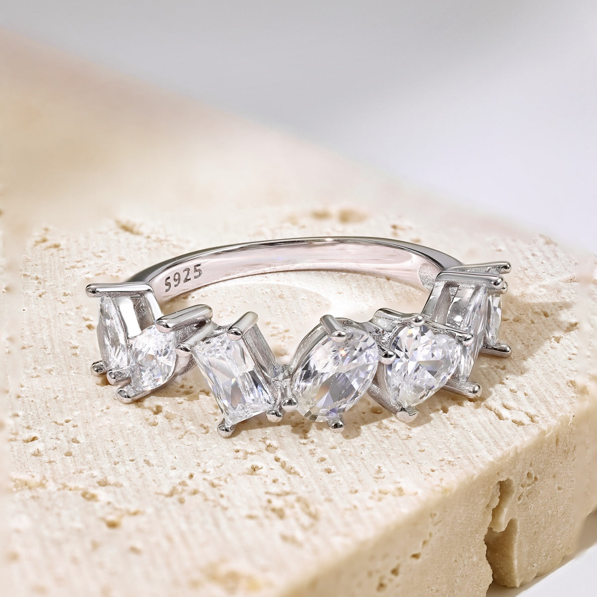 [Luxe Jewels]Delicate Multi Cut Ring