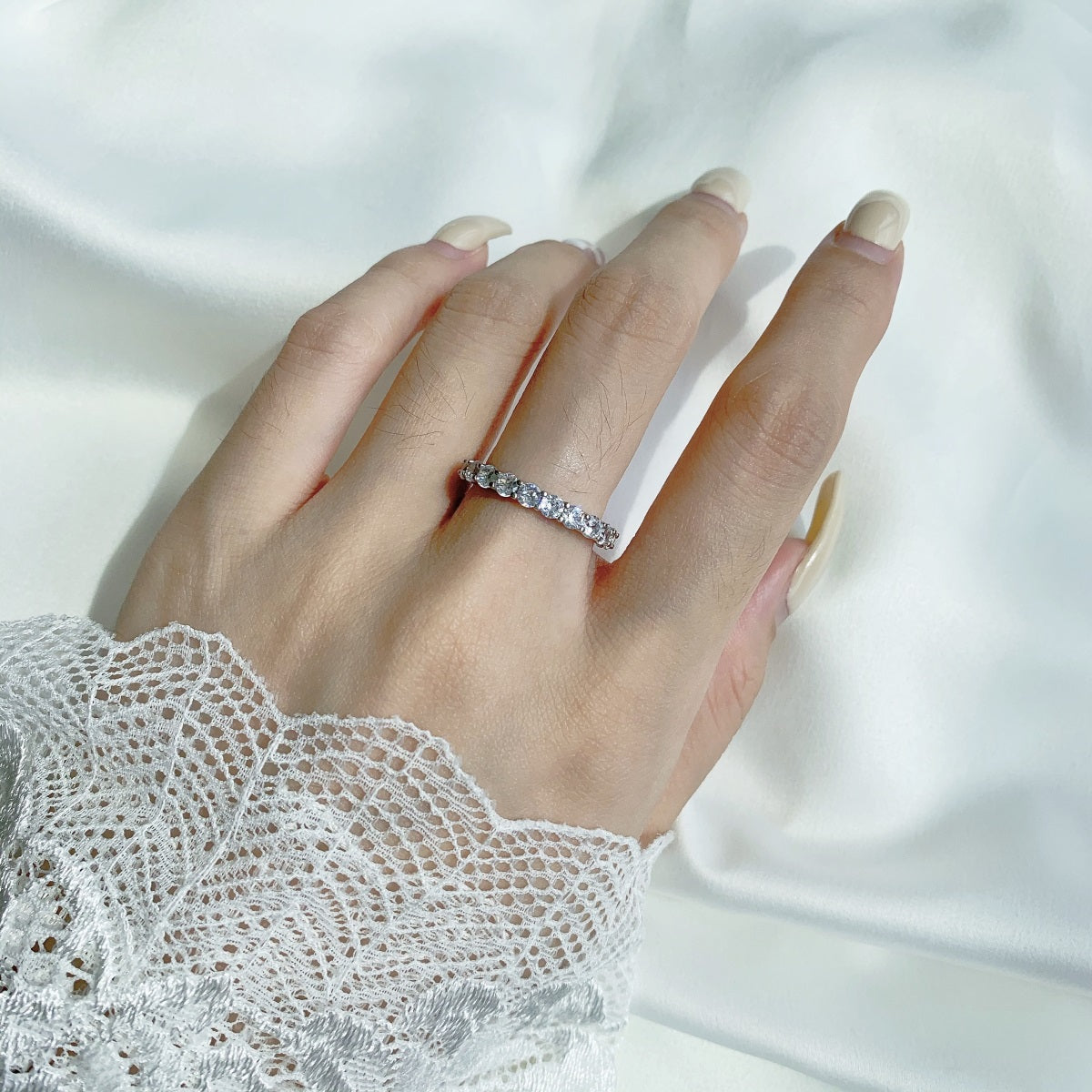 [Luxe Jewels]Sparkling Round Cut Tennis Ring