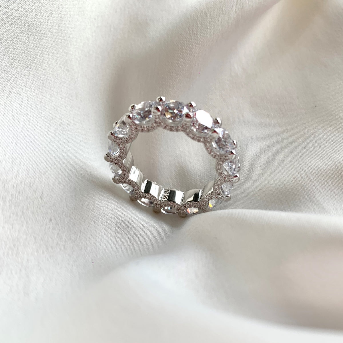 [Luxe Jewels]Gorgeous Round Cut Tennis Ring