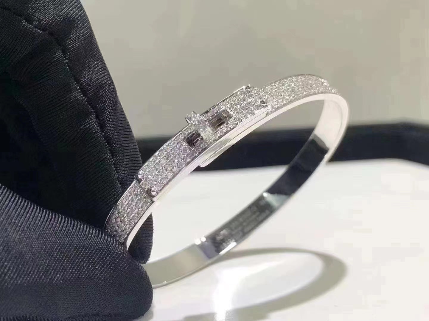 [Luxe Jewels]HM KELLY BRACELET IN SILVER AND FULL PAVE DIAMOND