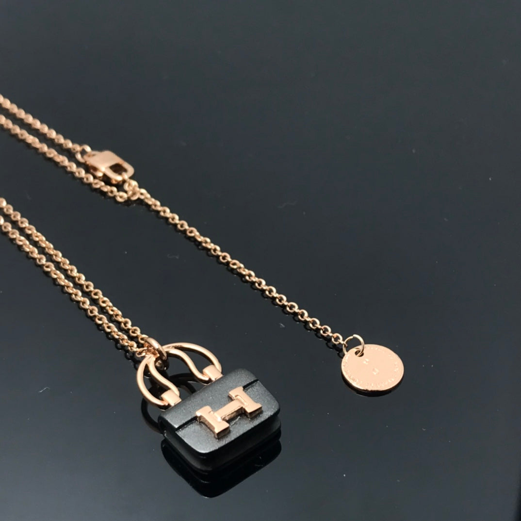 [Luxe Jewels]レディース HM アミュレット コンスタンス ペンダントネックレス