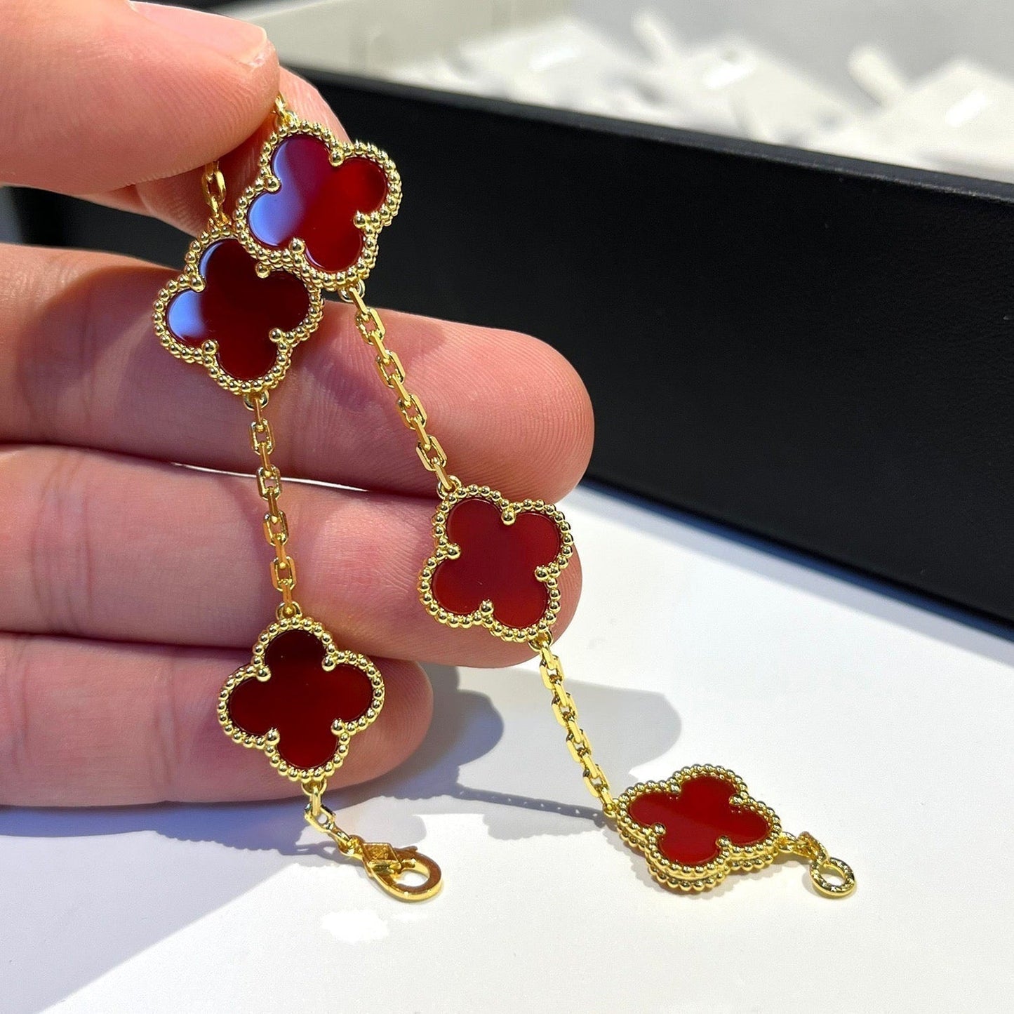 [Luxe Jewels]CLOVER 5 MOTIF RED AGATE  BRACELET