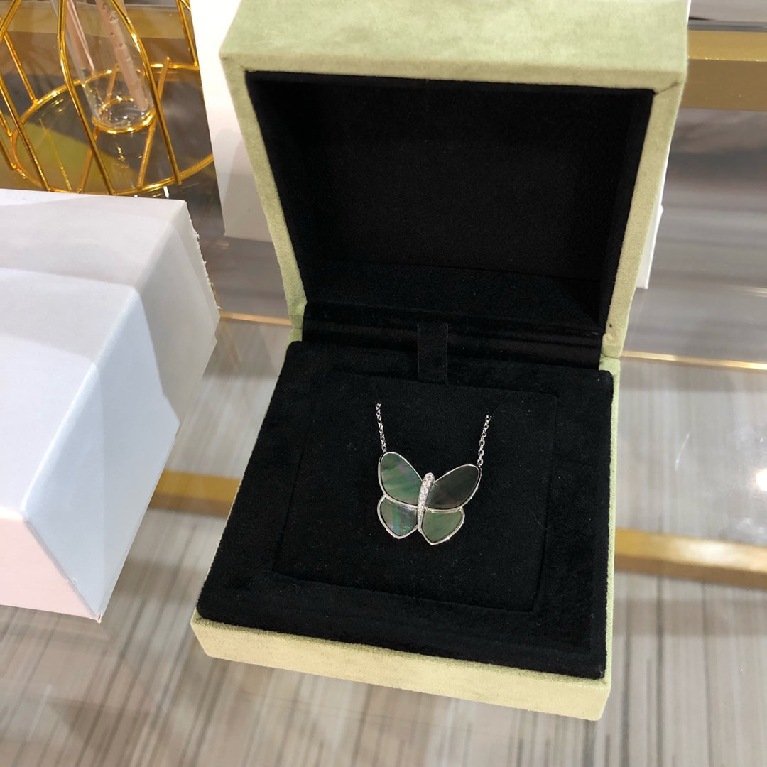 [Luxe Jewels]LARGE BUTTERFLY SILVER PENDANT DIAMOND NECKLACE