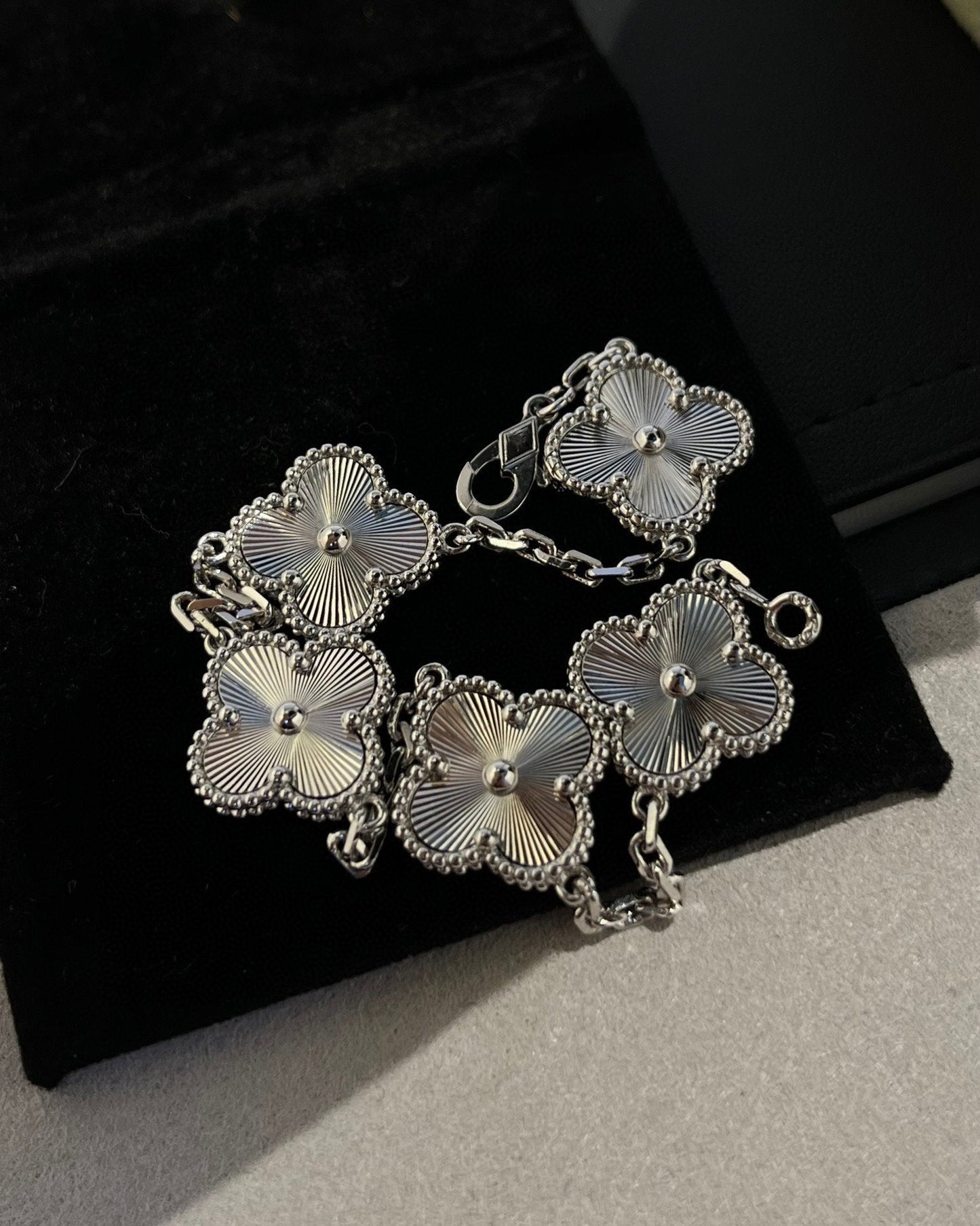 [Luxe Jewels]CLOVER SILVER 5 MOTIFS BRACELET