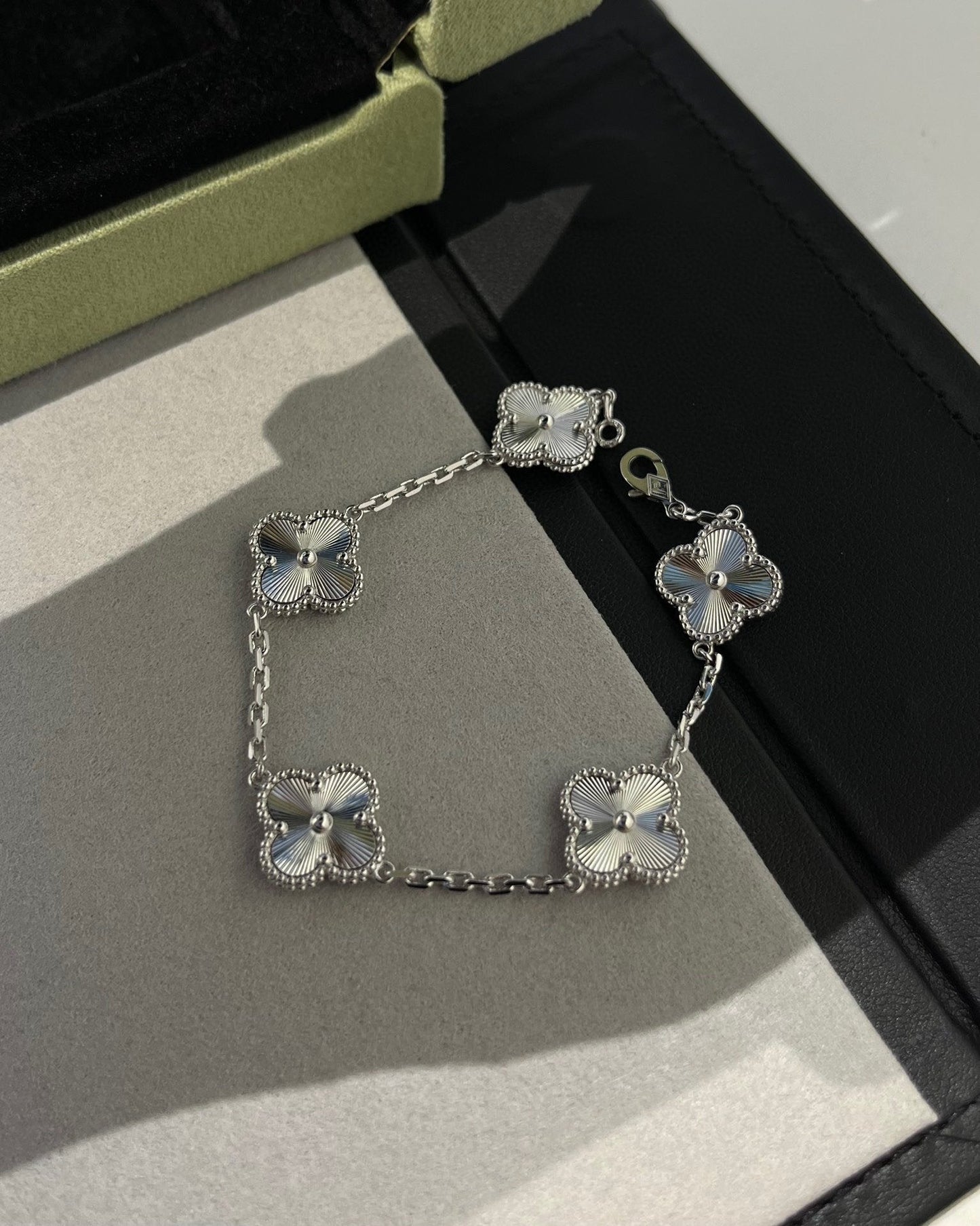 [Luxe Jewels]CLOVER SILVER 5 MOTIFS BRACELET